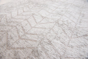 Homeroots 6' X 8' Gray And White Chevron Non Skid Area Rug  100% Pet 548566