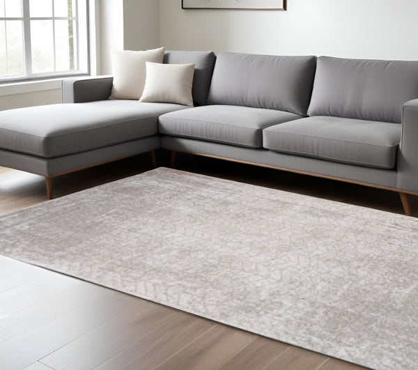 HomeRoots 3' Gray and White Chevron Area Rug - Modern Non-Skid Design for Entryways and Small Spaces 8' X 11' 548568