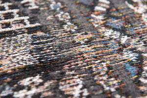 HomeRoots 5' Gray and Beige Oriental Area Rug with Non-Skid Backing - Perfect for High-Traffic Spaces! 5' X 7' 548597