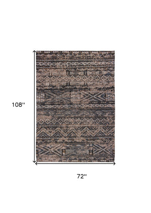 Homeroots 7' X 9' Gray And Beige Oriental Non Skid Area Rug  100% Pet 548599