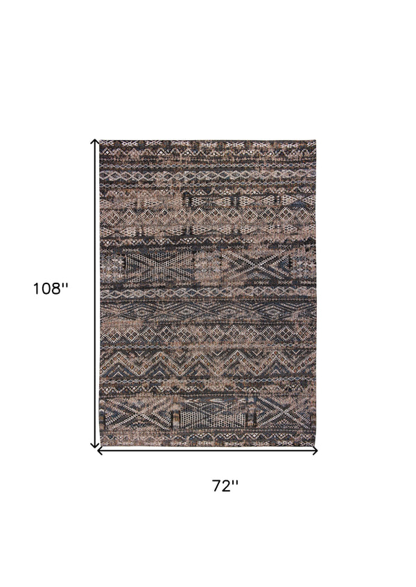 Homeroots 7' X 9' Gray And Beige Oriental Non Skid Area Rug  100% Pet 548599