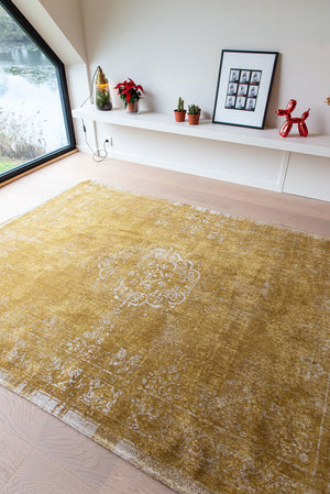 Homeroots 8' X 11' Orange And White Medallion Non Skid Area Rug  100% Pet 548637