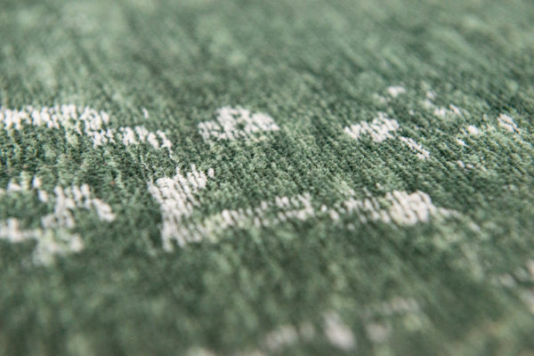 HomeRoots 3' Gray and Green Medallion Non-Skid Area Rug for High-Traffic Spaces - Elegant & Durable Design 6' X 8' 548641