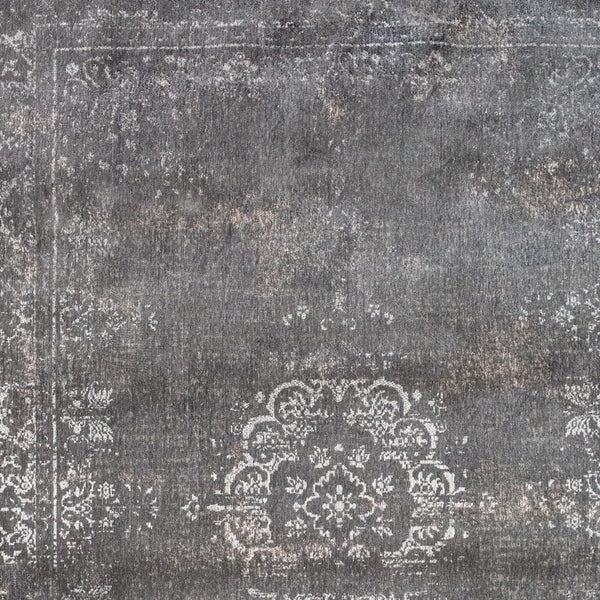 Homeroots 5' X 7' Gray Medallion Non Skid Area Rug  100% Pet 548646