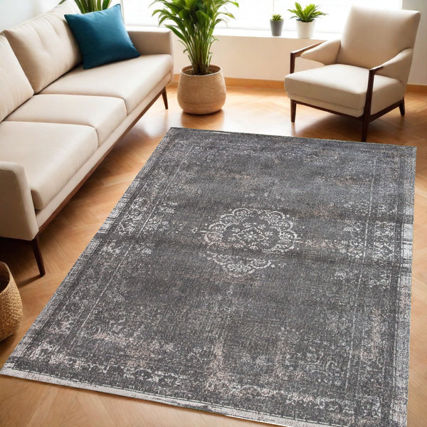 Homeroots 5' X 7' Gray Medallion Non Skid Area Rug  100% Pet 548646