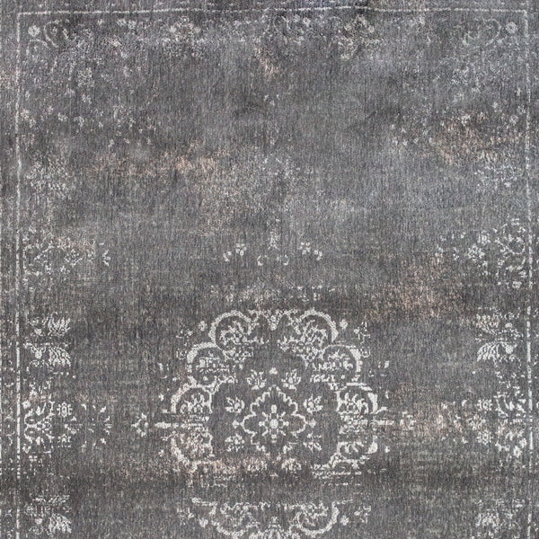 Homeroots 6' X 8' Gray Medallion Non Skid Area Rug  100% Pet 548647