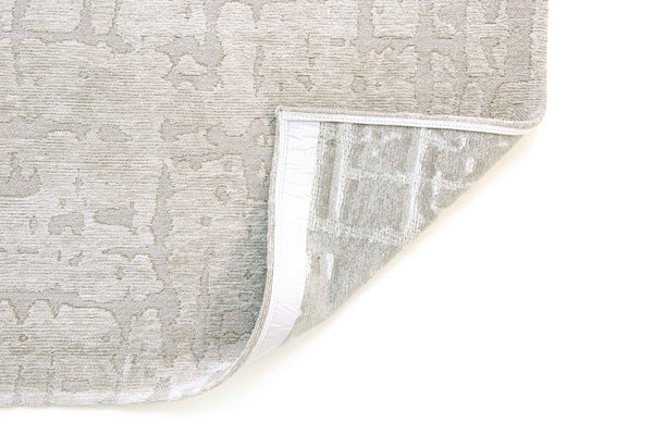 Homeroots 5' Gray And Beige Round Abstract Non Skid Area Rug  100% Pet 548664