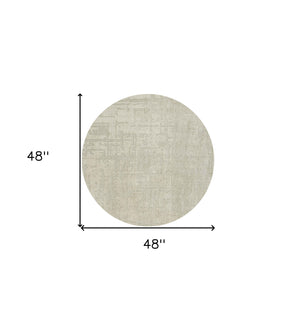 Homeroots 5' Gray And Beige Round Abstract Non Skid Area Rug  100% Pet 548664