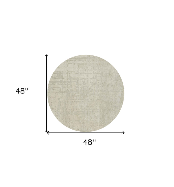 Homeroots 5' Gray And Beige Round Abstract Non Skid Area Rug  100% Pet 548664