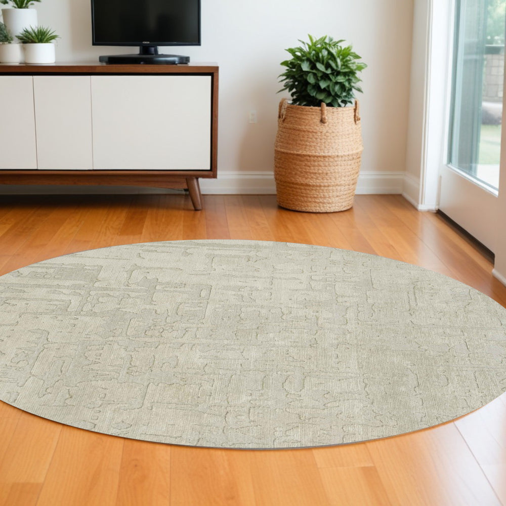 Homeroots 5' Gray And Beige Round Abstract Non Skid Area Rug  100% Pet 548664