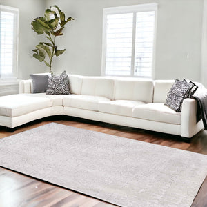 Homeroots 9' X 13' White Abstract Non Skid Area Rug  100% Pet 548670