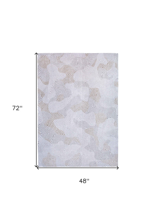 Homeroots 5' X 7' White Abstract Non Skid Area Rug  100% Pet 548752