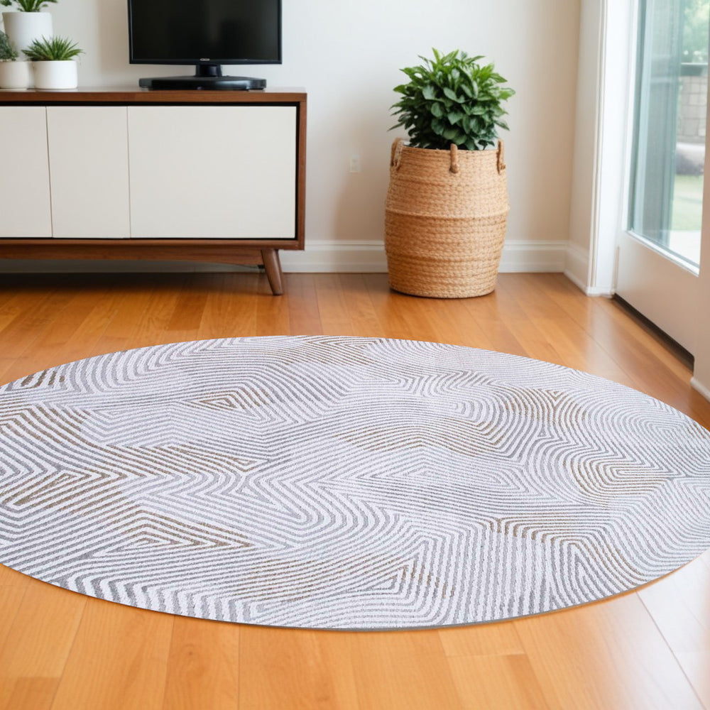 Homeroots 5' White Round Abstract Non Skid Area Rug  100% Pet 548758