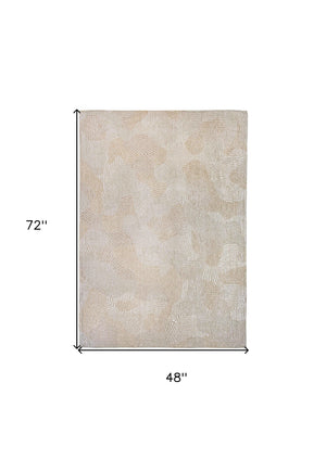 Homeroots 5' X 7' Beige And White Abstract Non Skid Area Rug  100% Pet 548760
