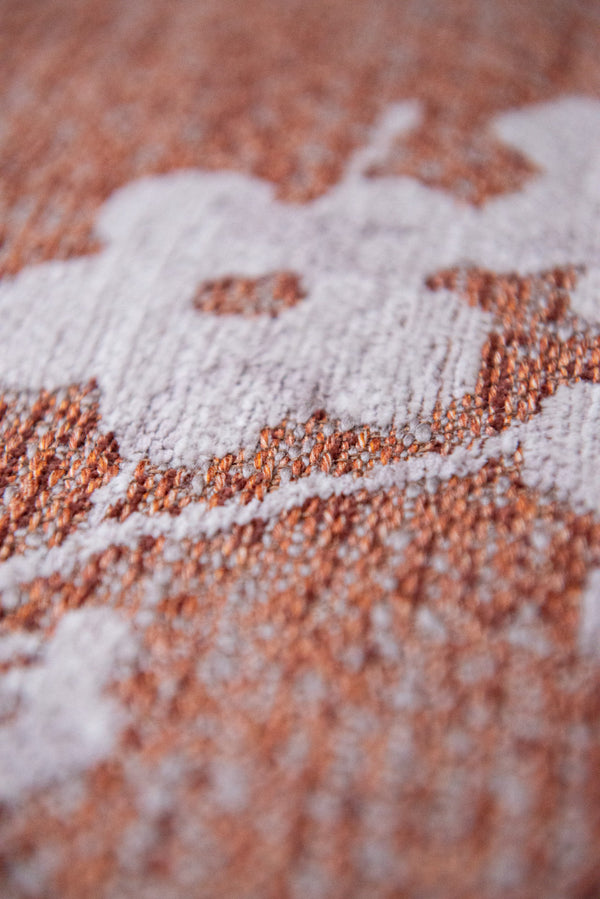 Homeroots 8' X 11' Red And White Oriental Non Skid Area Rug  100% Pet 548777