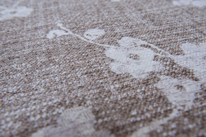 HomeRoots 5' Gray and White Oriental Area Rug - Non-Skid, Elegant Design Perfect for Entryways and Kitchens 8' Round 548796