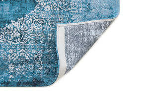 Homeroots 5' X 7' Blue And White Oriental Non Skid Area Rug  100% Pet 548798