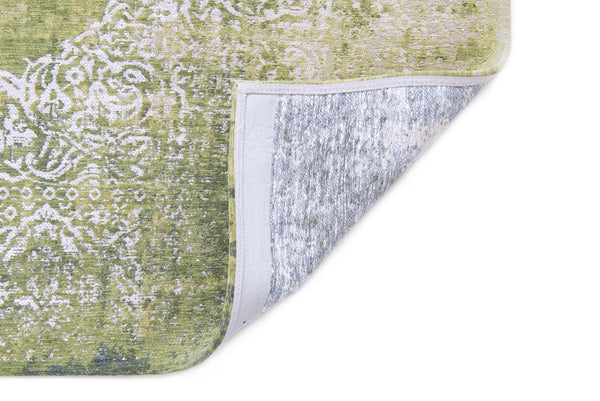 Homeroots 7' X 9' Green And White Oriental Non Skid Area Rug  100% Pet 548806