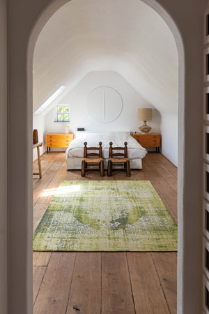 Homeroots 8' X 11' Green And White Oriental Non Skid Area Rug  100% Pet 548807