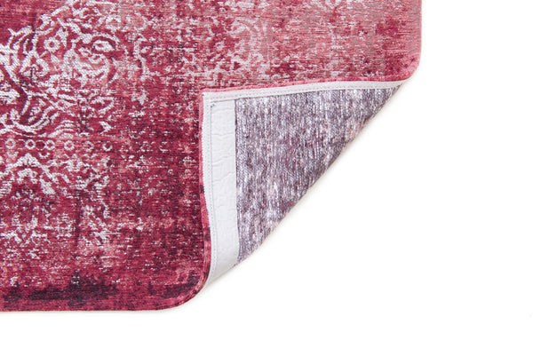 Homeroots 8' X 11' Red And White Oriental Non Skid Area Rug  100% Pet 548825