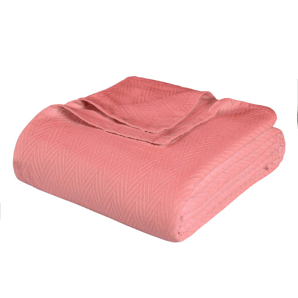 Homeroots California King Coral Cotton Woven Chevron Blanket - Soft, Stylish Comfort For Year-round Sleep  Cotton 549219