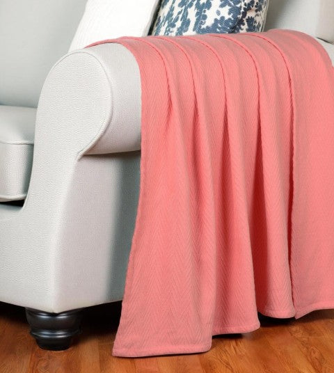 Homeroots California King Coral Cotton Woven Chevron Blanket - Soft, Stylish Comfort For Year-round Sleep  Cotton 549219