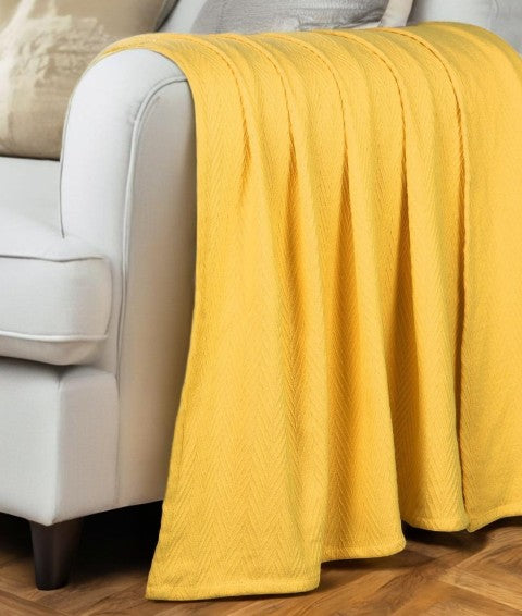 Homeroots California King Gold Cotton Woven Chevron Blanket - Cozy, Soft, And Stylish For Year-round Comfort  Cotton 549221