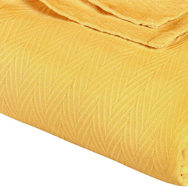 Homeroots California King Gold Cotton Woven Chevron Blanket - Cozy, Soft, And Stylish For Year-round Comfort  Cotton 549221