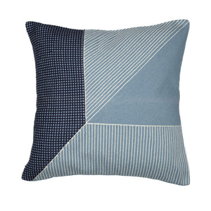 Homeroots 24" Blue And White Geometric Cotton Throw Pillow With Embroidery Blue,White  549399