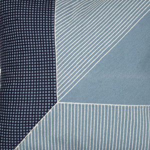 Homeroots 24" Blue And White Geometric Cotton Throw Pillow With Embroidery Blue,White  549399