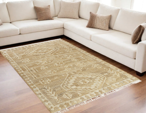 Homeroots 5' X 8' Brown Medallion Hand Woven Area Rug  Jute 550080