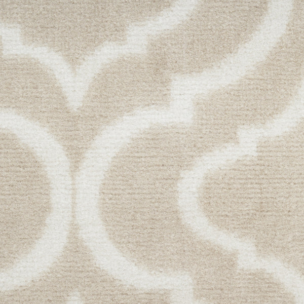 Homeroots 5' X 7' Beige And Ivory Trellis Non Skid Area Rug  Polypropylene 550117
