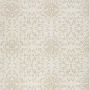 Homeroots 5' X 7' Beige And Ivory Floral Non Skid Area Rug  Polypropylene 550122