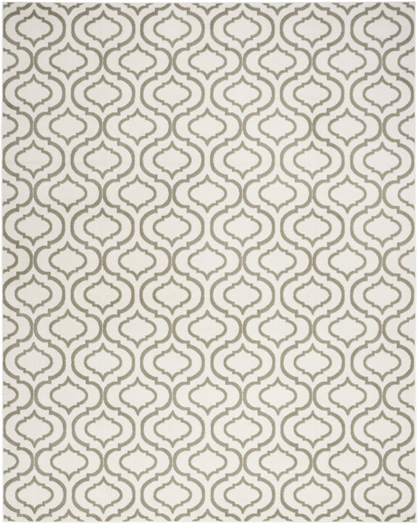 Homeroots 5' X 7' Ivory And Green Trellis Non Skid Area Rug  Polypropylene 550123