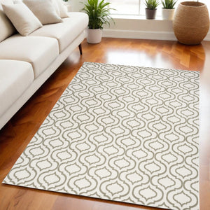 Homeroots 5' X 7' Ivory And Green Trellis Non Skid Area Rug  Polypropylene 550123