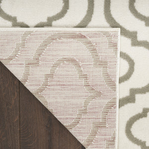 Homeroots 5' X 7' Ivory And Green Trellis Non Skid Area Rug  Polypropylene 550123