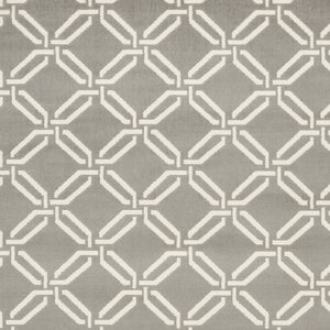 Homeroots 5' X 7' Gray And Ivory Trellis Non Skid Area Rug  Polypropylene 550129