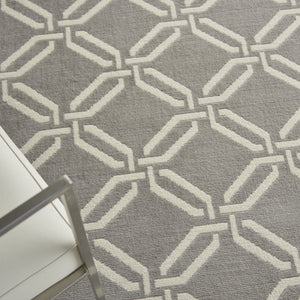 Homeroots 5' X 7' Gray And Ivory Trellis Non Skid Area Rug  Polypropylene 550129