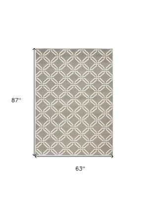 Homeroots 5' X 7' Gray And Ivory Trellis Non Skid Area Rug  Polypropylene 550129