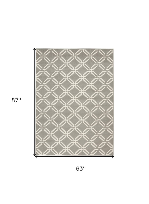 Homeroots 5' X 7' Gray And Ivory Trellis Non Skid Area Rug  Polypropylene 550129