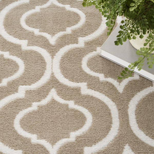 Homeroots 5' X 7' Taupe And Ivory Trellis Non Skid Area Rug  Polypropylene 550143
