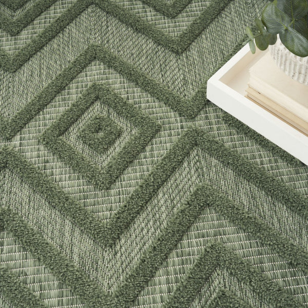 HomeRoots 6' X 9' Versatile Geometric Indoor Outdoor Area Rug in Dark and Light Green for Modern Spaces 550188