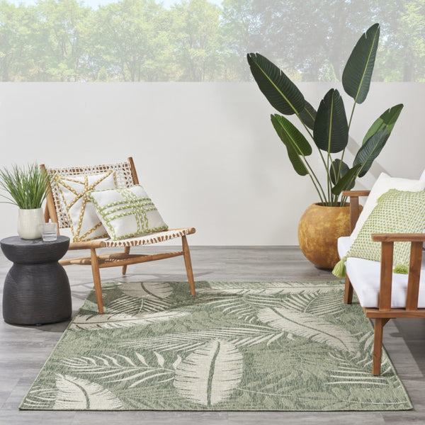 HomeRoots 6' X 9' Palm Leaf Area Rug - Durable Indoor/Outdoor Green & Ivory Design for Coastal Charm 550190