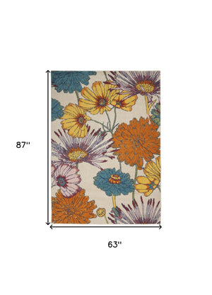 Homeroots 5' X 7' Cream Floral Power Loom Area Rug  Polypropylene 550279