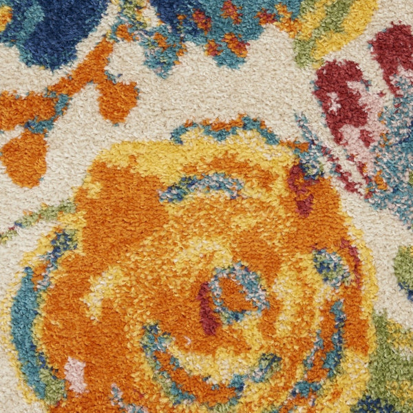 HomeRoots 5' Cream Floral Area Rug - Timeless Elegance for Living Rooms, Bedrooms, and Entryways with Durability 5' X 7' 550280