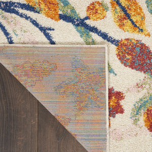 Homeroots 5' X 7' Cream Floral Power Loom Area Rug  Polypropylene 550282