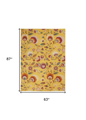 Homeroots 5' X 7' Yellow Floral Power Loom Area Rug  Polypropylene 550302