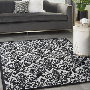 Homeroots 5' X 7' Ivory And Black Damask Distressed Area Rug  Cotton,Polyester 550377