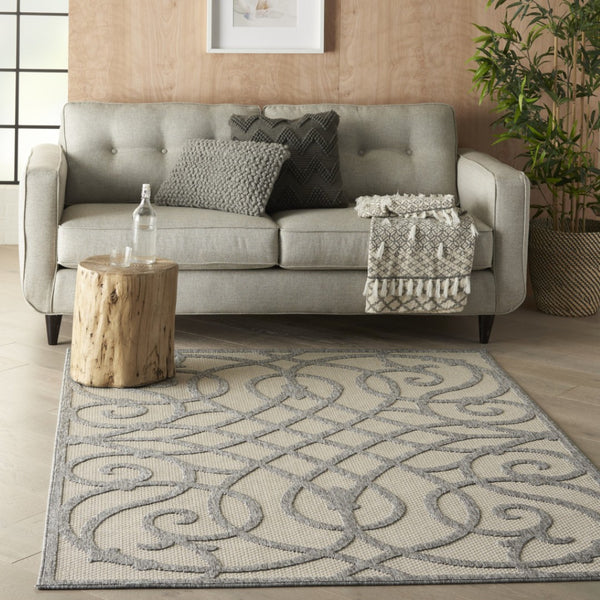 HomeRoots 6' Trellis Area Rug - Cream & Gray Indoor/Outdoor Durable Design for Patios, Kitchens & Living Rooms 550465
