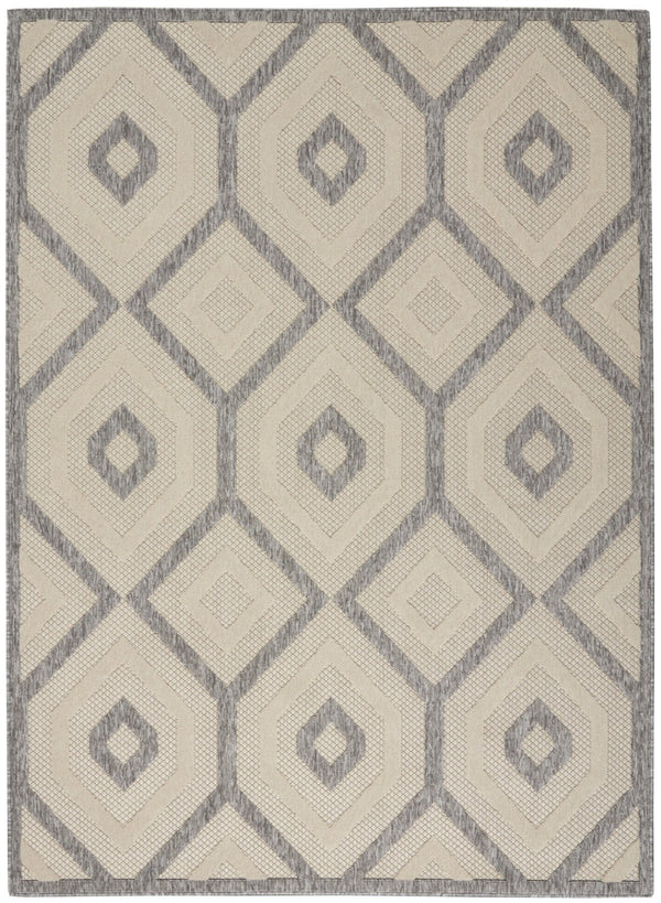 HomeRoots 6' X 9' Cream and Gray Geometric Area Rug - Durable, Stylish Indoor/Outdoor Comfort for Any Space 550466